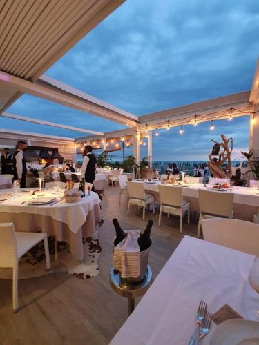 6eee9766-ab59-48e4-af7e-585a1dddb7da