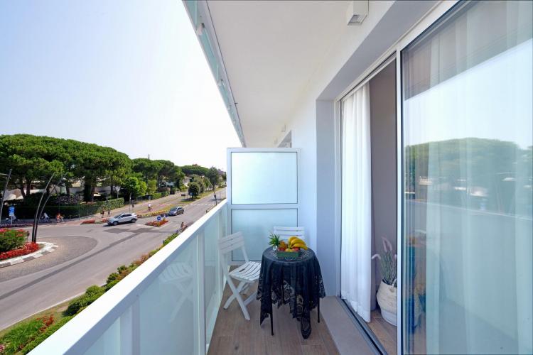 722F0E8D-D8D1-4930-BEE5-301B6B6C321D