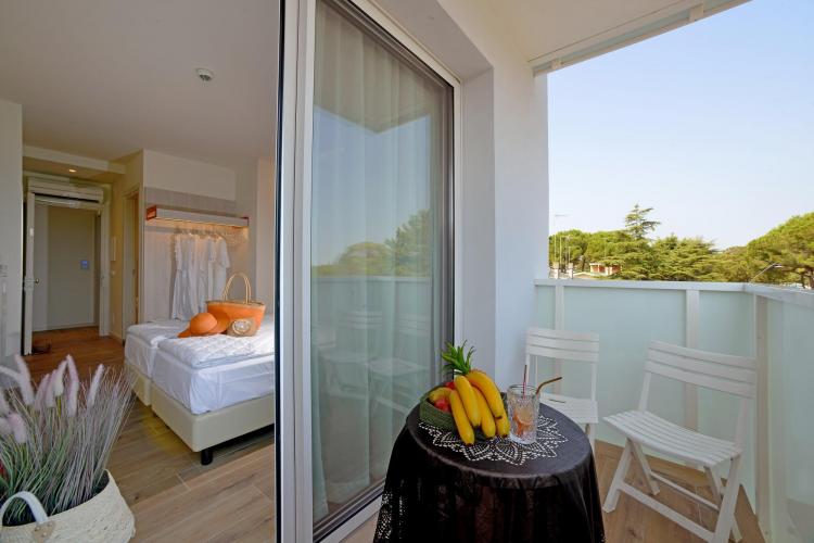 225234E4-3CB8-46F0-BFAB-734DCAEB9AD9