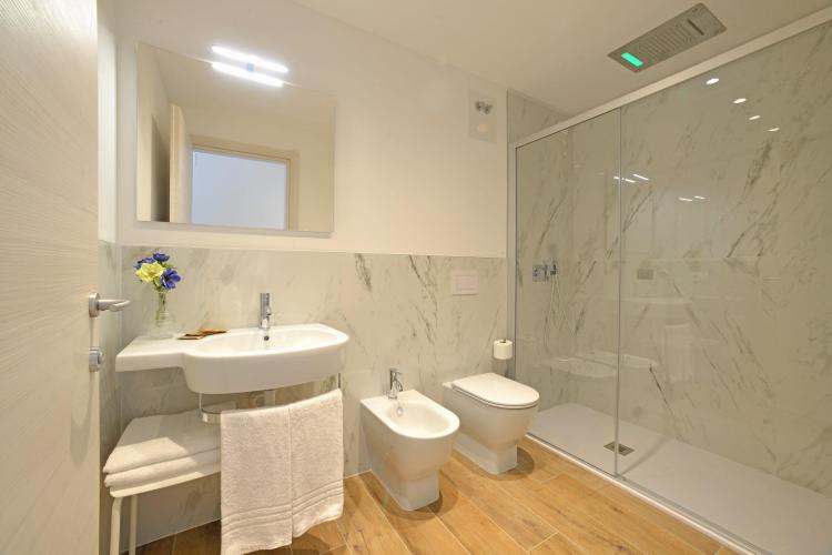 948A7CA9-AFB4-4A28-B6FC-E0E954B03BBC