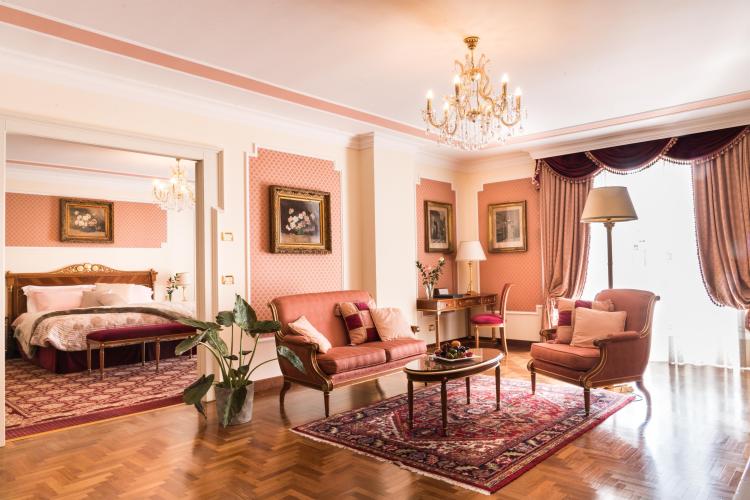 21 - AGH Presidential Suite