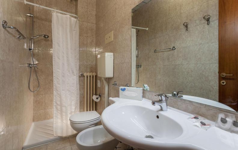 Firenze_camere_basic_doppia_bagno