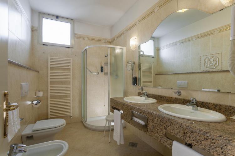 Firenze_camere_junior_suite_bagno