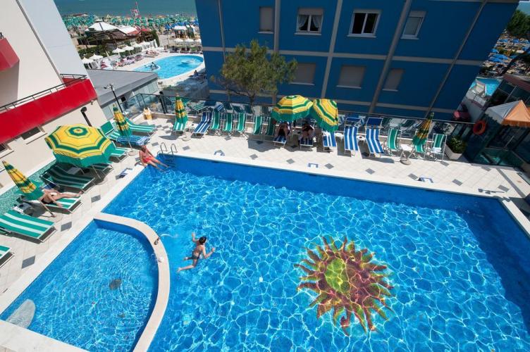 Kennedy piscina 1.jpg