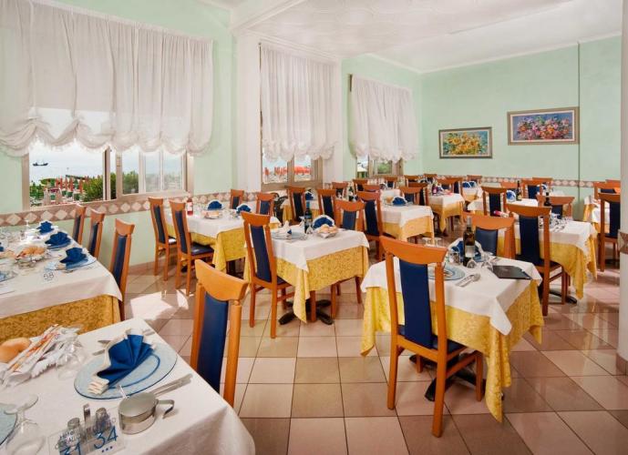 Corallo sala pranzo.jpg