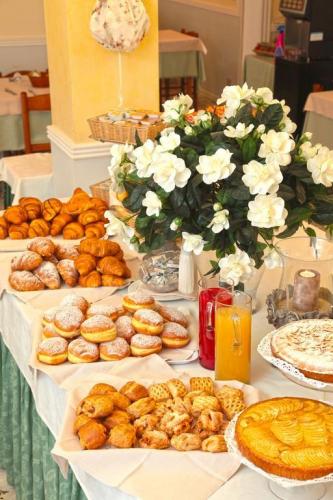 Grottamare buffet colazione.jpg