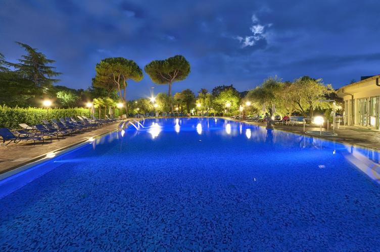 Piscina Nottura Petrarca 05