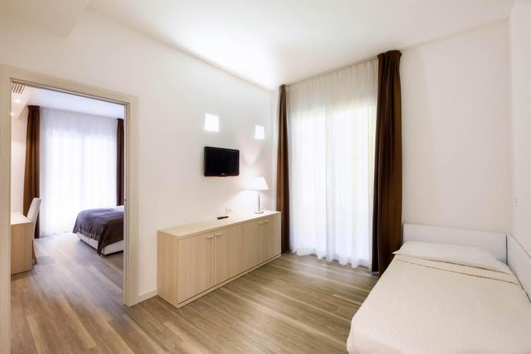 SUPERIOR FAMILY ROOM COMUNICANTE