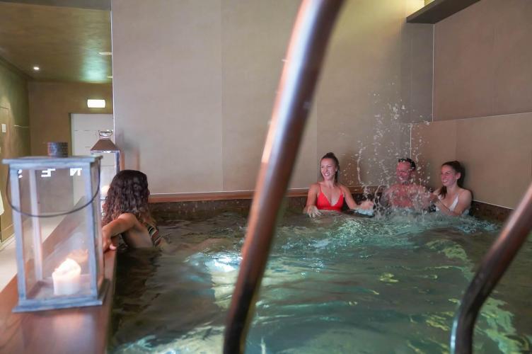 VASCA IDROMASSAGGIO RISCALDATA