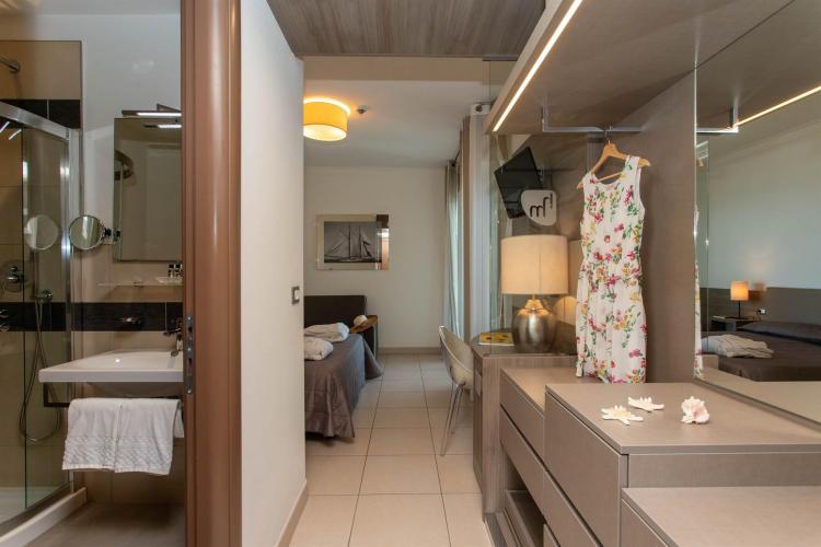 Camera Superior frontemare