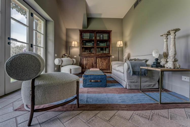 _DSC3052And17more-min