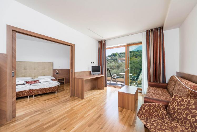 FAMILY VISTA MONTE 1