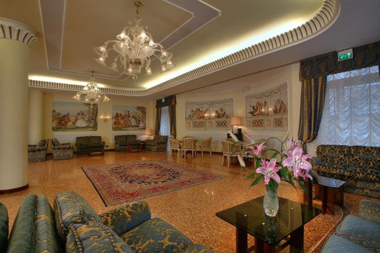 IMG_2582_3_4_tonemapped