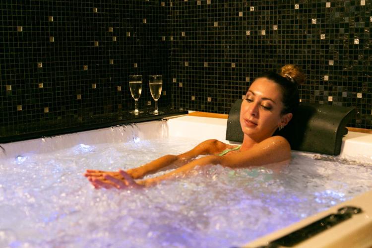 Idromassaggio-SpaSuite-HotelAll'Alba