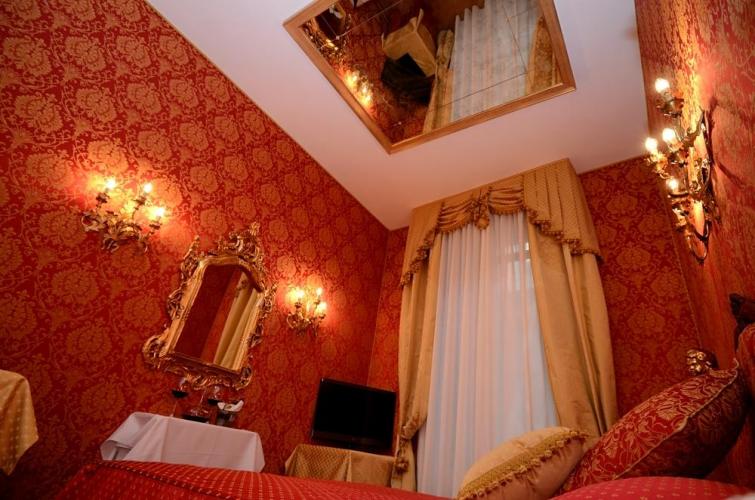 camera degli specchi 2