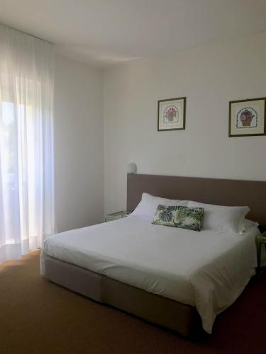 Harvey Suites_ Comfort Suite _ Bedroom 