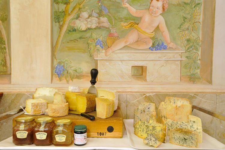 carrello di formaggi Locanda Aurilia Loreggia