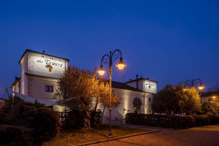 The Towers esterno