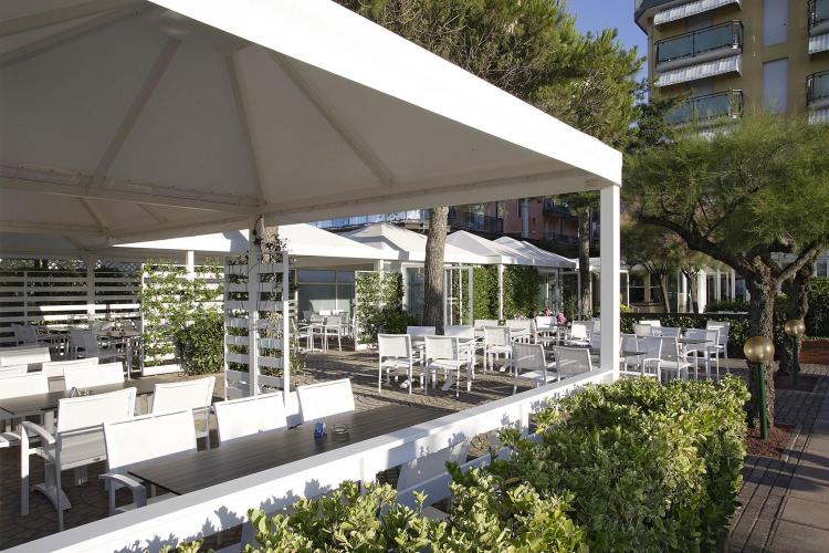 Outdoor garden gezebo