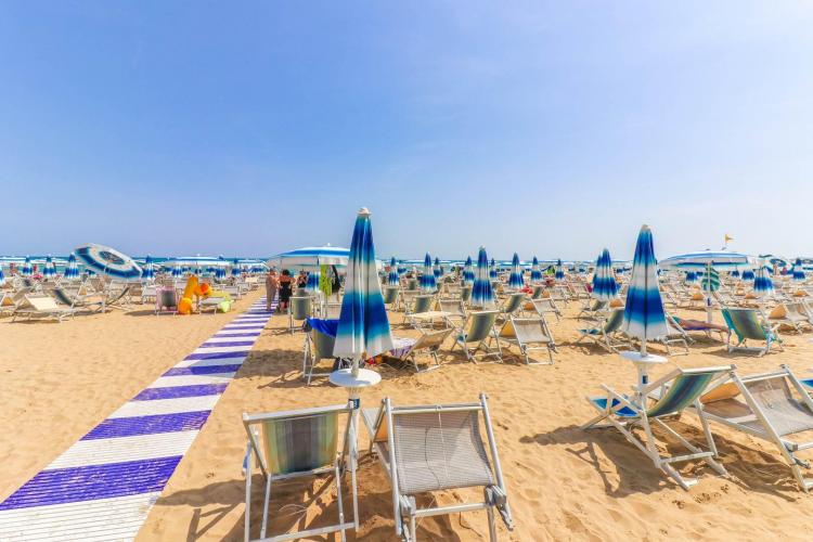 H. Jesulum ÔÄ¬1-PLAYER Studio-13