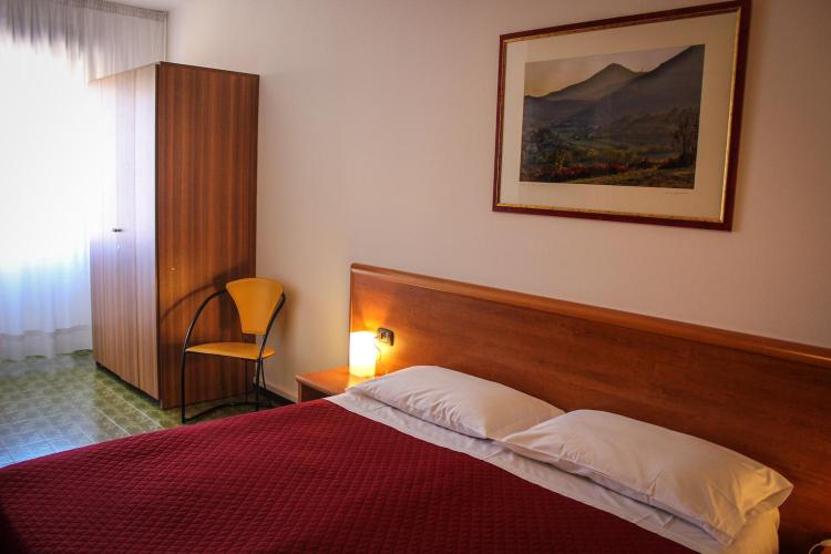 CAMERA TRIPLA CON CUCINA