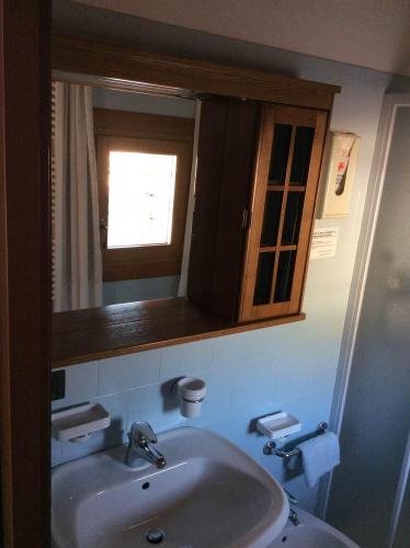 5459D0A8-1B03-4F23-B6D2-9713BFE4A8DF