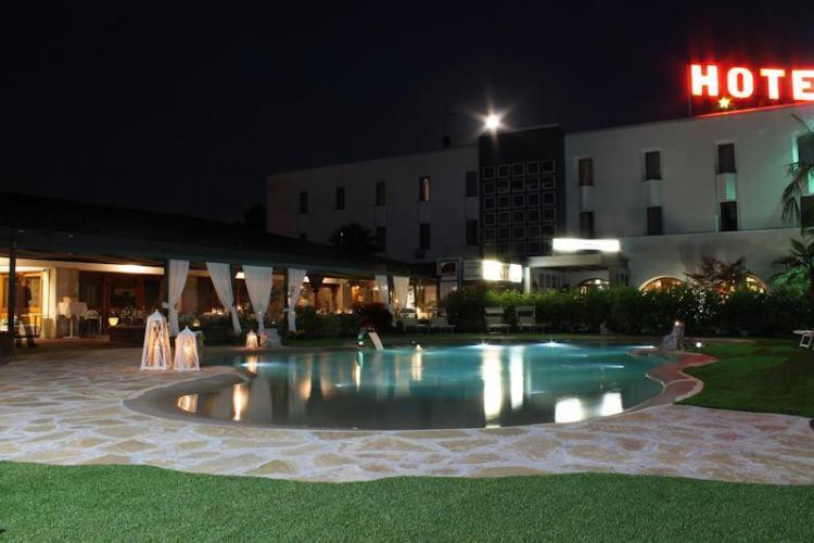 10405384_475019442676460_306351145747484935_n - Co