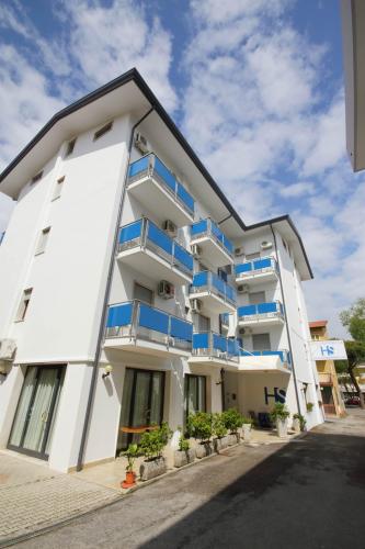 nuove_foto_esterno_hotel_Serenella_Jesolo (4)