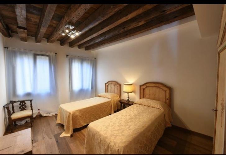 7B85E806-7603-4234-8C31-FD6DBF62D923