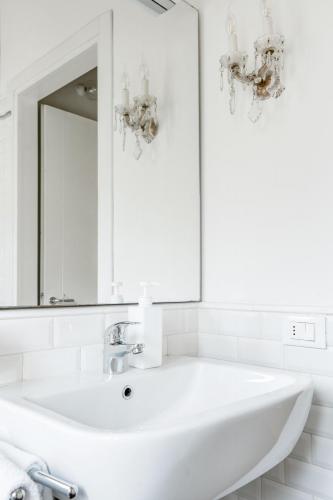 994b28f4-3513-4d77-8bd3-53ed294aed7e