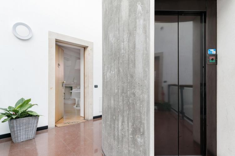 89a77a10-73ba-442e-a280-6e989ef0e80d