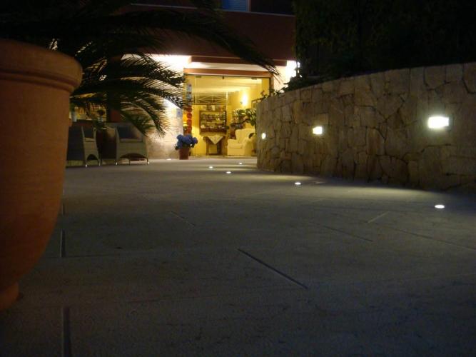 H.CAMINETTO INGRESSO