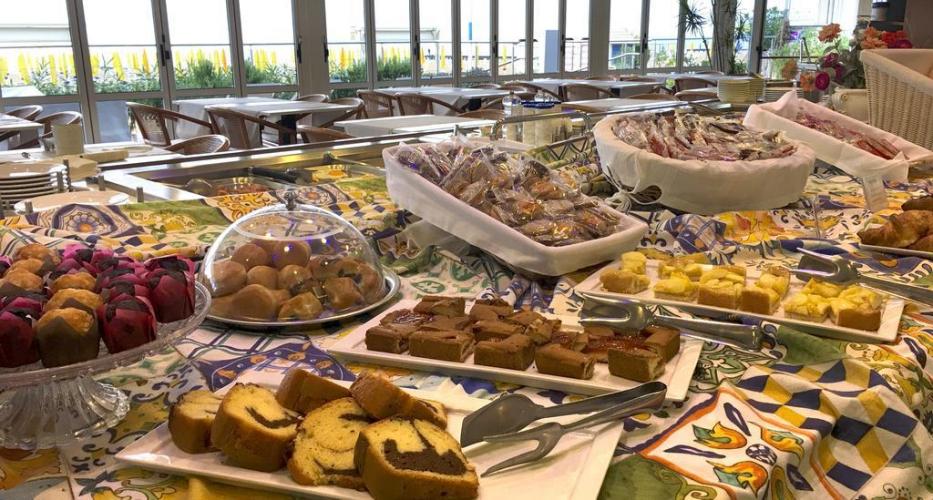 colazione fronte mare