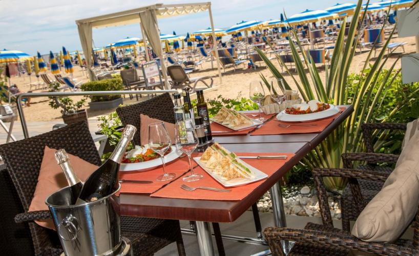 Villa Gioiosa terrazza ristorante.jpg