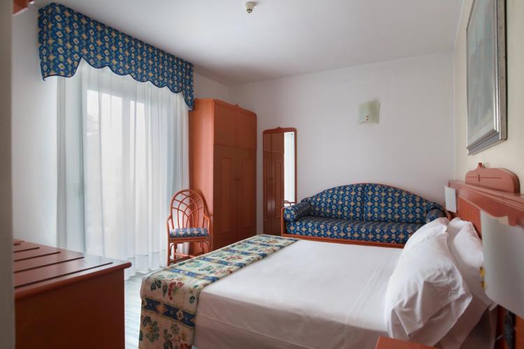 BRI  DOPPIA CON TERZO LETTO STANDARD4