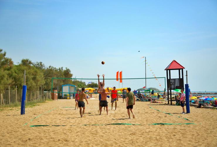 BEACH VOLLEY