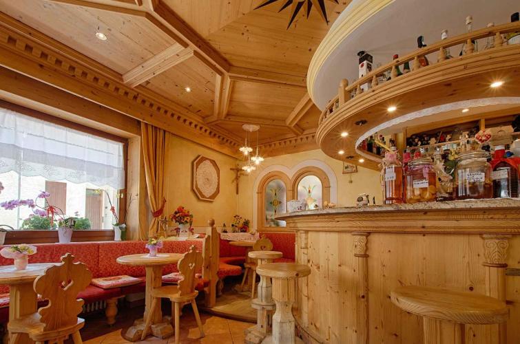 Hotel Aurora bar (1)