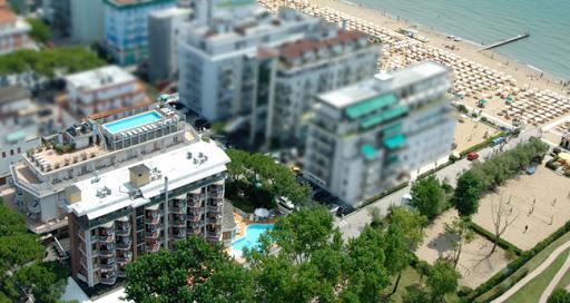 La Fenice & Siesta facciata.jpg