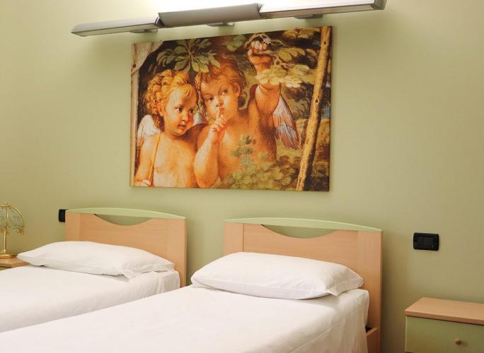 camera-doppia-moderna-verde