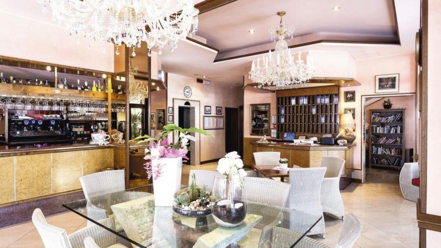 D'Annunzio facciata reception bar