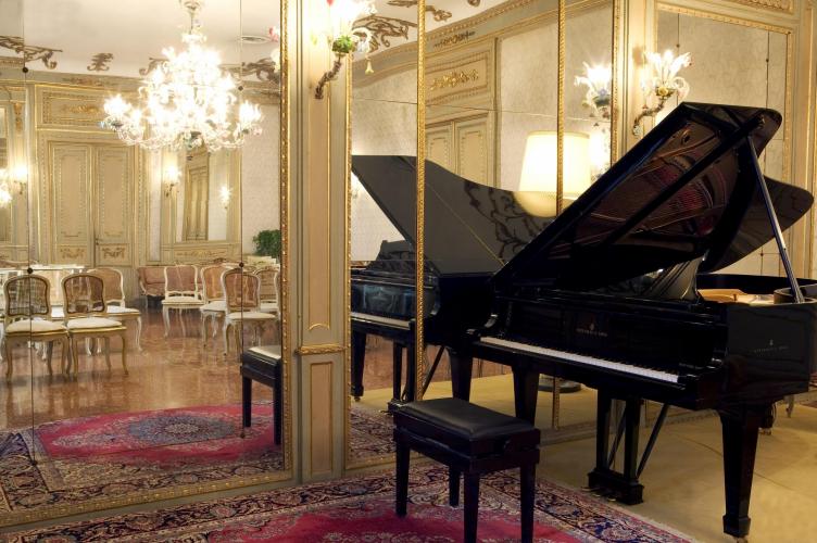 Sala degli specchi (3)