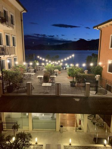 EC8C8061-DDA5-4D8A-89CD-646DB7DED2C4