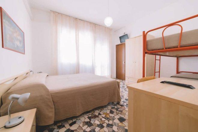 890D6C83-747E-41C0-9D43-1EBFE87529CF