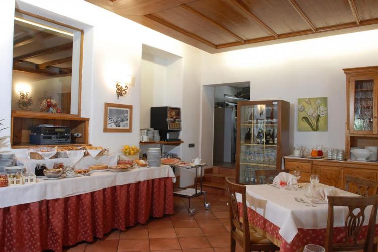 colazione hotel dolomiti-crop