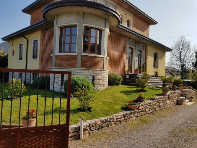 PHOTO-2019-05-06-18-19-34