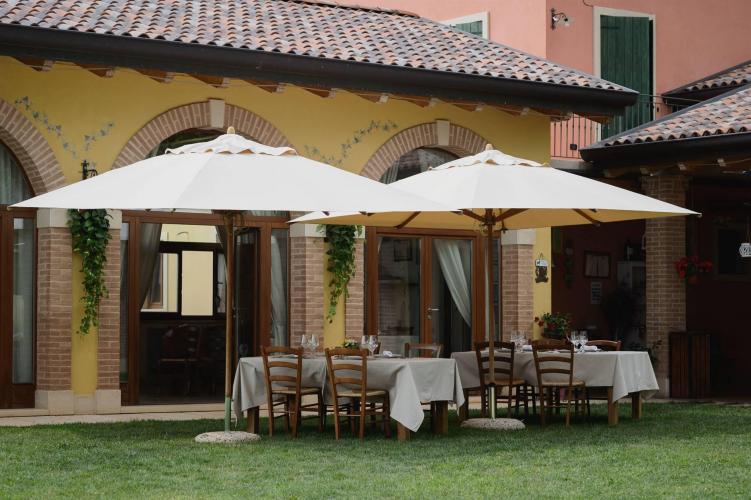 Area Colazione Esterna