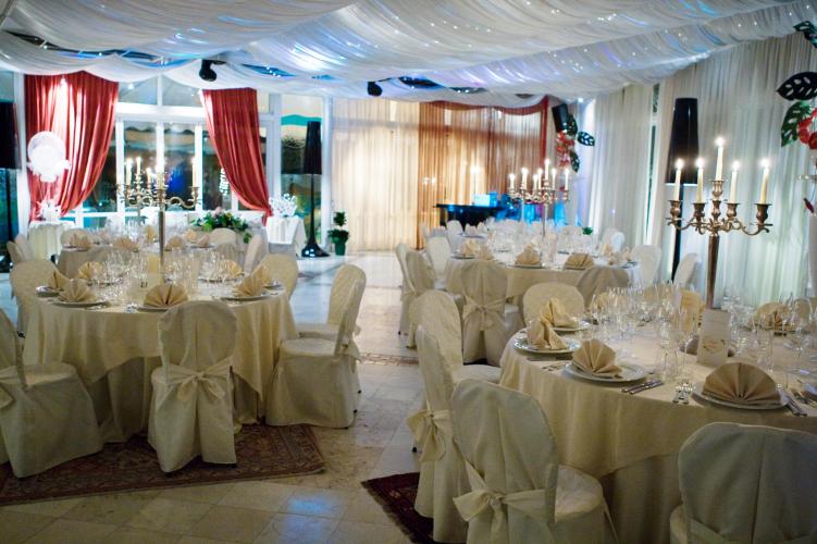 sala veranda fronte Piscina