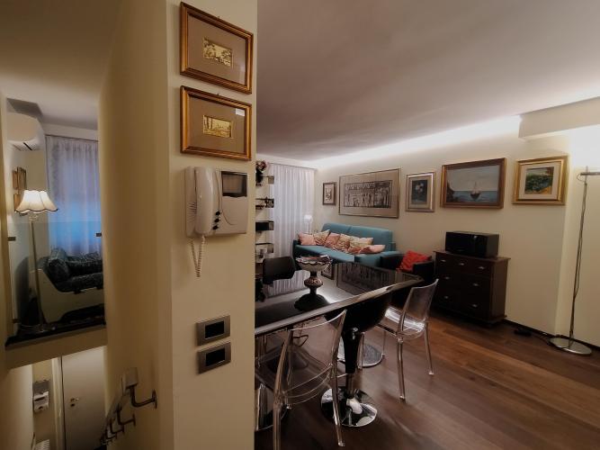 B1C504C6-DAAB-4015-BC0C-821CED8BCB60