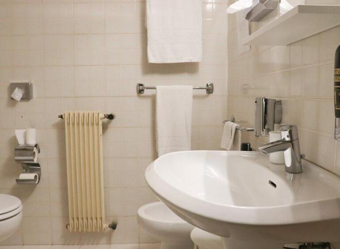 camera-matrimoniale-bagno