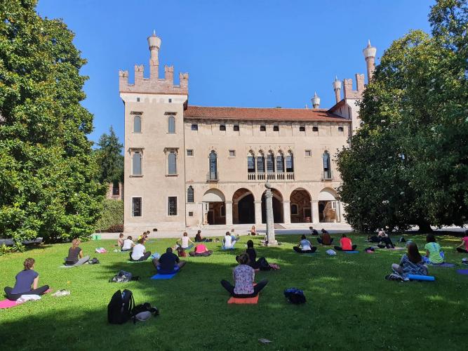 castellodithiene_yoga (2)